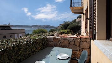 Apartment | Terrace/patio