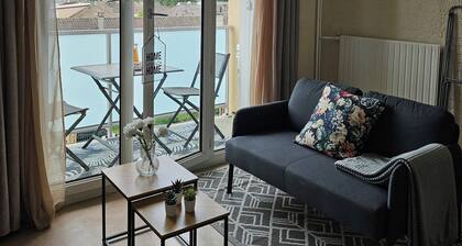 Quiet apartment, ideal for families and 15 minutes from the airport.