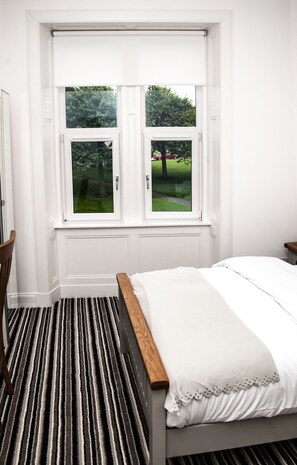 5 dormitorios, escritorio, wifi gratis y ropa de cama
