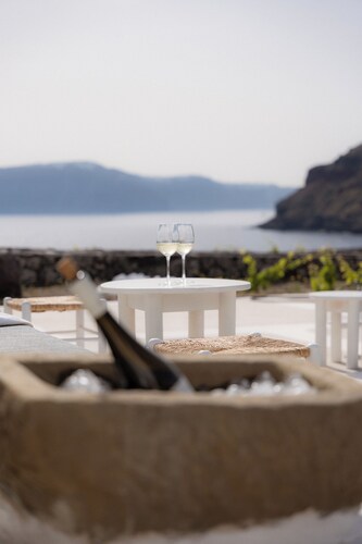 Experience your personal leap into time on Therasia island