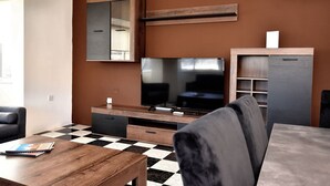 2 عدّة غرف نوم وخدمة الإنترنت