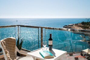 Apartment | 2 bedrooms, Internet - Scenic Seafront Duplex Apartment in Sliema (Sliema)