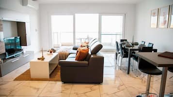 Apartment | 3 bedrooms, desk, iron/ironing board, Internet