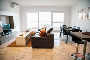 Apartment | 3 bedrooms, desk, iron/ironing board, Internet