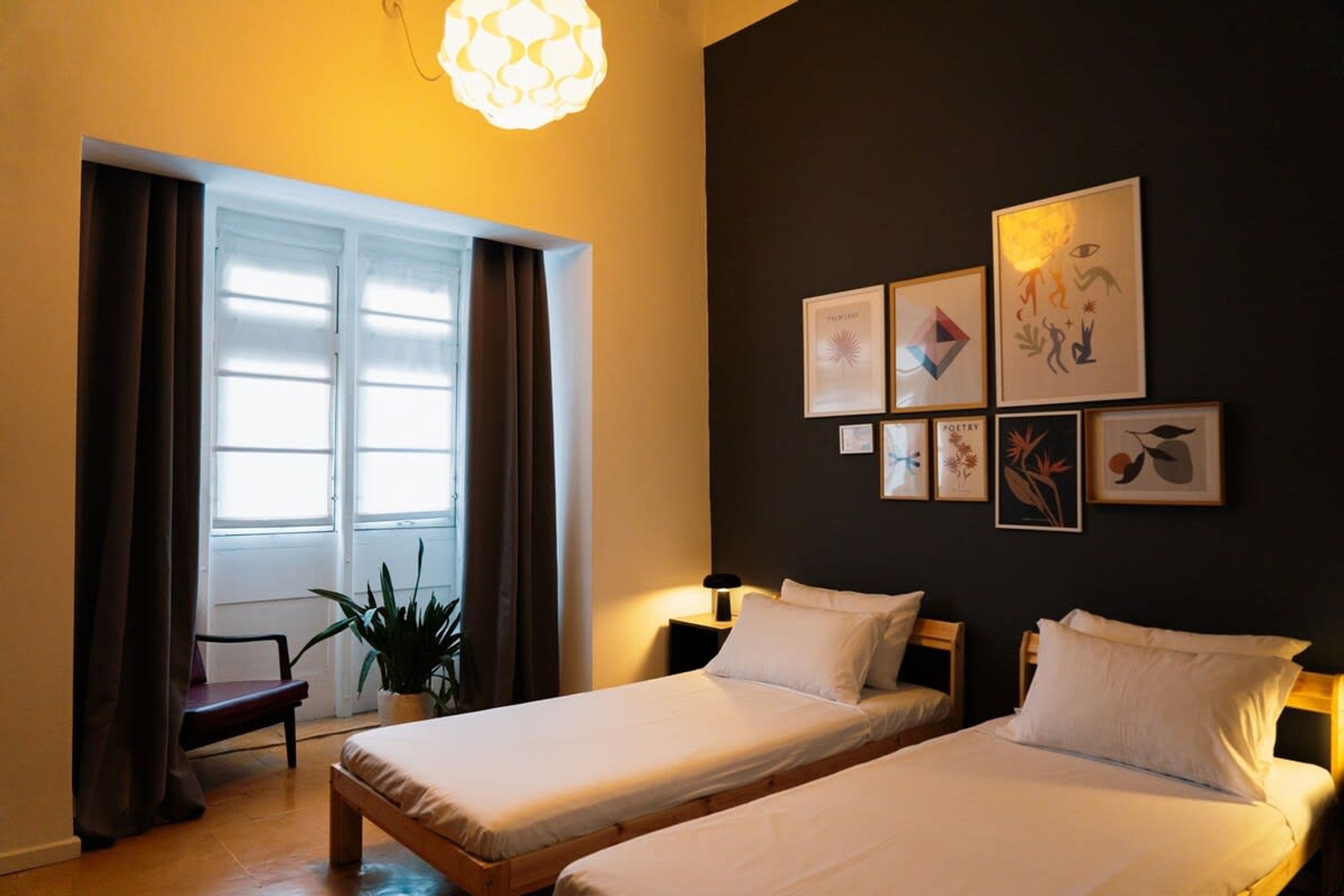 House | 3 bedrooms, desk, iron/ironing board, Internet