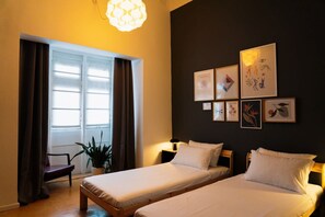 House | 3 bedrooms, desk, iron/ironing board, Internet - One of a Kind - A Luxury Eclectic Home (Tarxien)