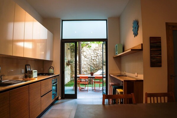 House | 3 bedrooms, desk, iron/ironing board, Internet - One of a Kind - A Luxury Eclectic Home (Tarxien)