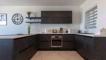 Apartment | 3 bedrooms, Internet