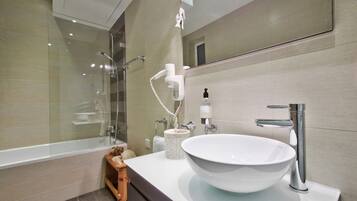 Apartment | 2 bedrooms, Internet