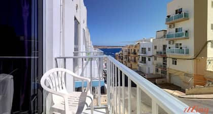 Seaside 2 Bedroom Apartment With Side Sea Views