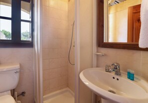 Villa | 3 bedrooms, Internet