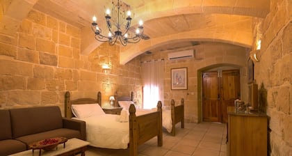 Your Rustic Retreat in Gozo With a Pool