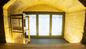 House | 1 bedroom, Internet - A Unique 400-year-old Modern Maltese Home (Birgu)