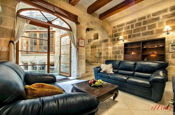 Villa | 4 bedrooms, Internet - Grand Gozo Farmhouse With Games Room Pool (Sannat)