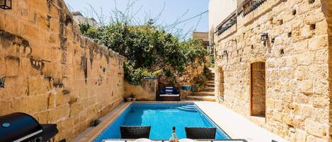 Villa | 3 bedrooms, desk, Internet