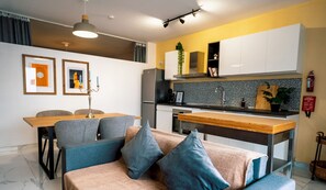 1 bedroom, desk, Internet - A Stylishly Chic Holiday Home With a Sofa bed (St. Paul's Bay)