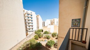 Lejlighed | 2 soveværelser, skrivebord, internet