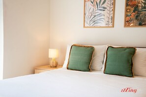 Lejlighed | 2 soveværelser, skrivebord, internet