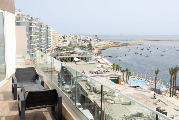 2 habitaciones, escritorio y acceso a internet