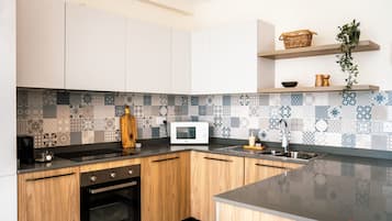 Apartment | 2 bedrooms, desk, Internet