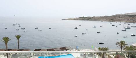 Apartment | 2 bedrooms, desk, Internet