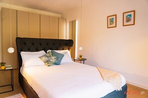 2 عدّة غرف نوم ومكواة/لوح كي وخدمة الإنترنت