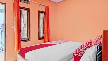 Deluxe Double Room | Laptop workspace, free WiFi, bed sheets