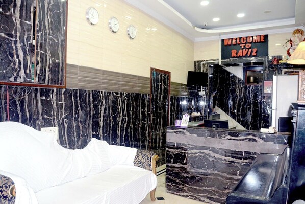 Reception - Raviz Inn (Kolkata)