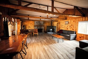 TV, fireplace - Waterfront with Spa - Havre de l'Auror (Outaouais)