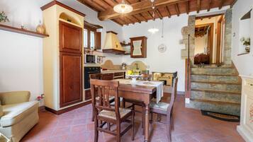 House, Courtyard View | Private kitchen | Espresso maker, full-sized fridge, microwave, oven