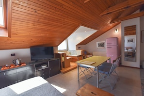 Apartment, Blick auf den Jachthafen | 1 Schlafzimmer, Bügeleisen/Bügelbrett, kostenloses WLAN