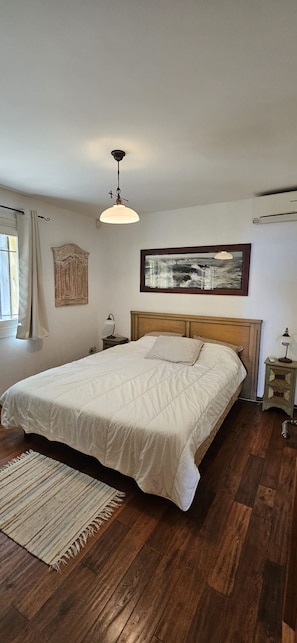 6 chambres, fer et planche à repasser, lit parapluie, Wi-Fi gratuit
