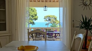 Dining - Beautiful 6 Bedrooms Villa on the Cap d'Antibes with panoramic sea views (Antibes)
