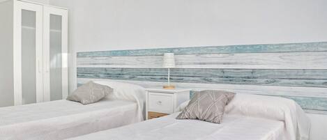 2 室のベッドルーム、ベッドシーツ