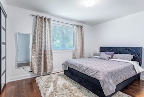 4 bedrooms, iron/ironing board, travel crib, free WiFi