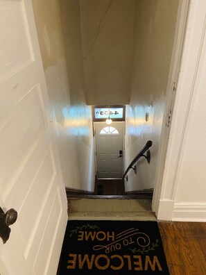 Interior - 1BR Apartment – Washer/Dryer, Fenced Backyard, Free Parking, Near Arch (St. Louis)