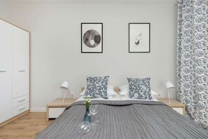 1 habitación, tabla de planchar con plancha, wifi y ropa de cama 