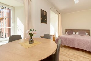 2 dormitorios, tabla de planchar con plancha, wifi y ropa de cama