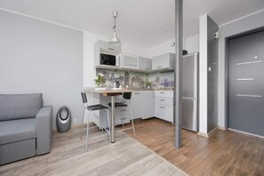 テレビ、書斎 / ワークスペース