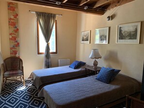 3 chambres, draps fournis