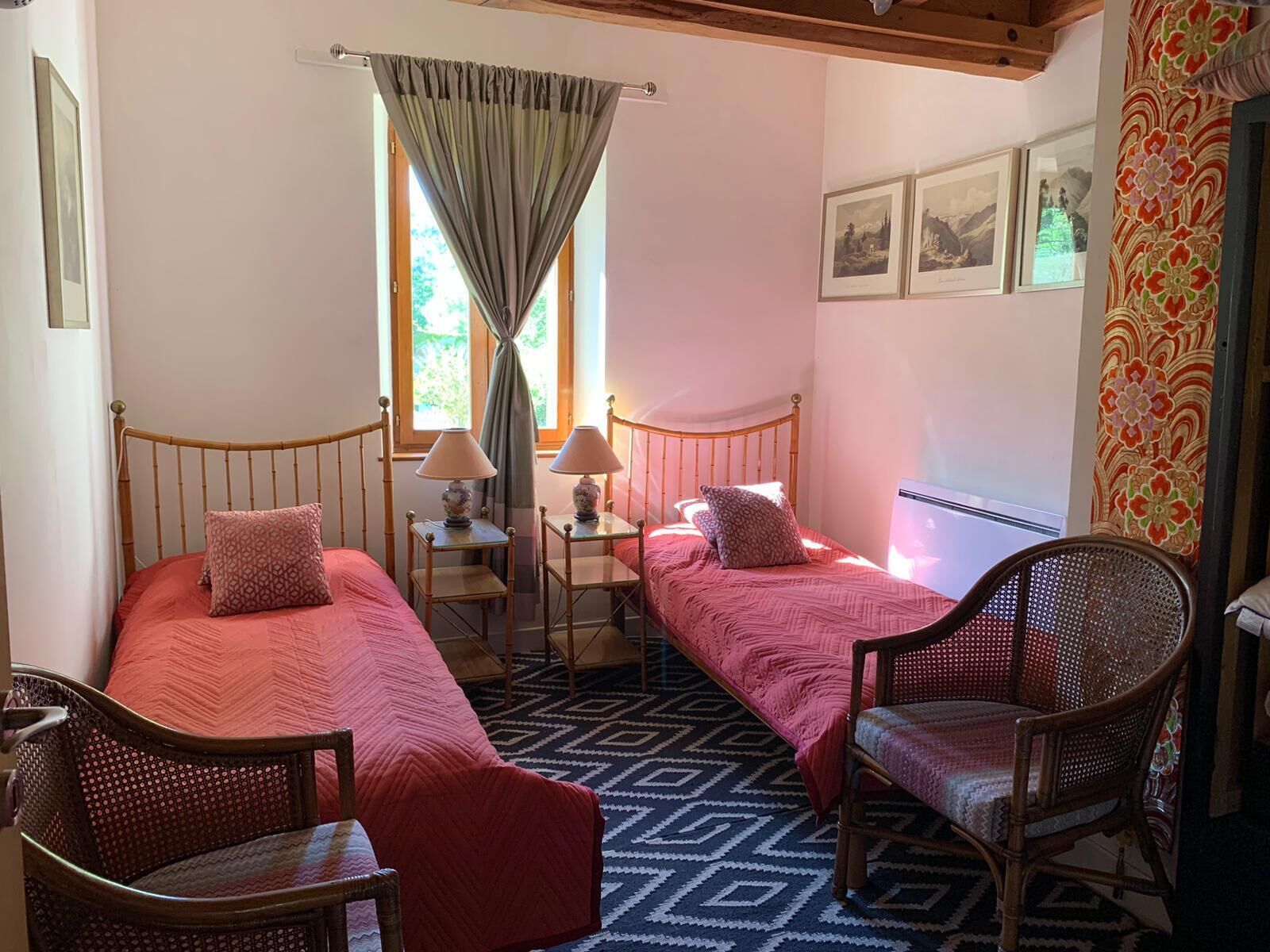 3 bedrooms, bed sheets