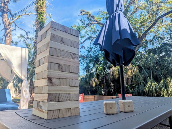 Property grounds - Pet Friendly Historic and Cozy Bungalow in Downtown St. Pete with HUGE BACKYARD (St. Petersburg)