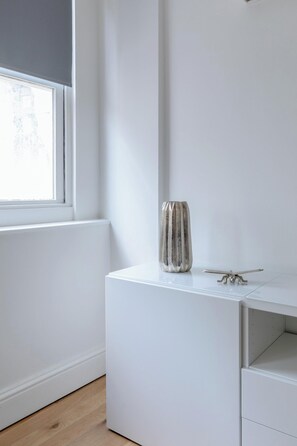 Interior - Central 2BD Flat, 10 Mins to Buckingham Palace! (London)