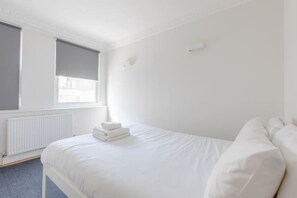 2 bedrooms, iron/ironing board, internet, bed sheets