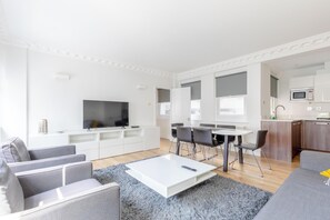 TV - Central 2BD Flat, 10 Mins to Buckingham Palace! (London)