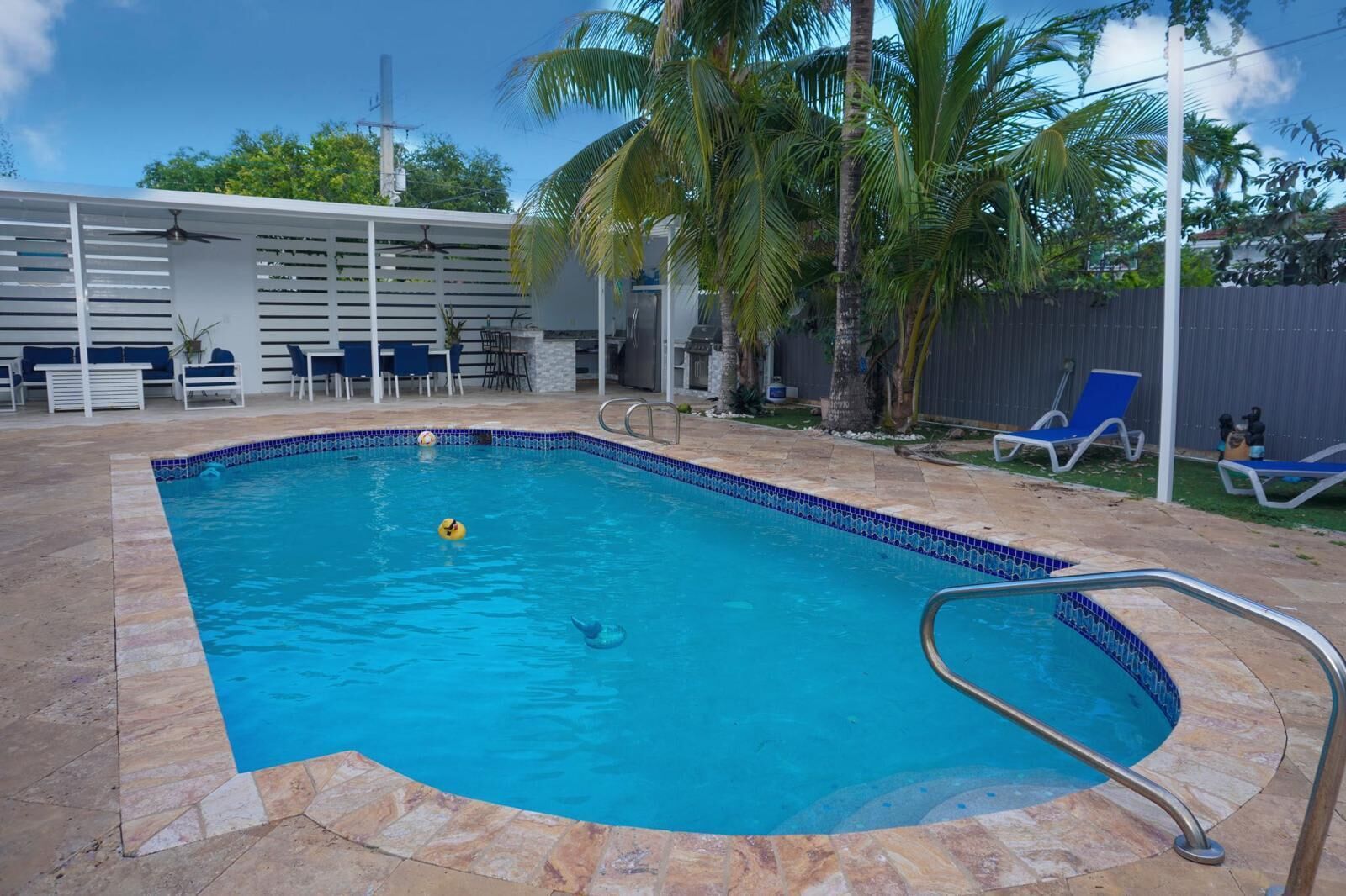 Luxury Home with pool in North Miami Beach