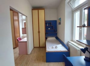 Iron/ironing board, free WiFi, bed sheets
