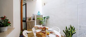 Casa Indipendente, con Veranda Esterna, due Camere Matrimoniali, Angolo Cottura