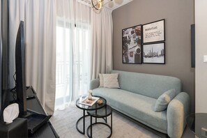 Deluxe Apartment, Balcony, Lake View | Living area