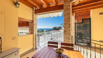 Apartment, Balcony, Partial Lake View | Balcony